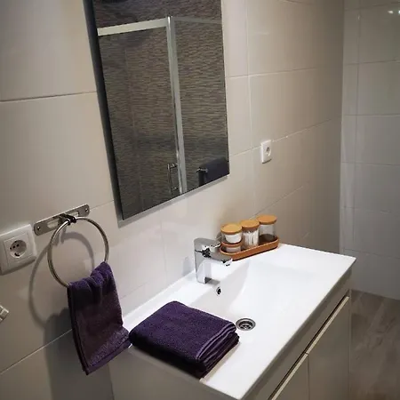 Caparica Poshtel An Luxury *